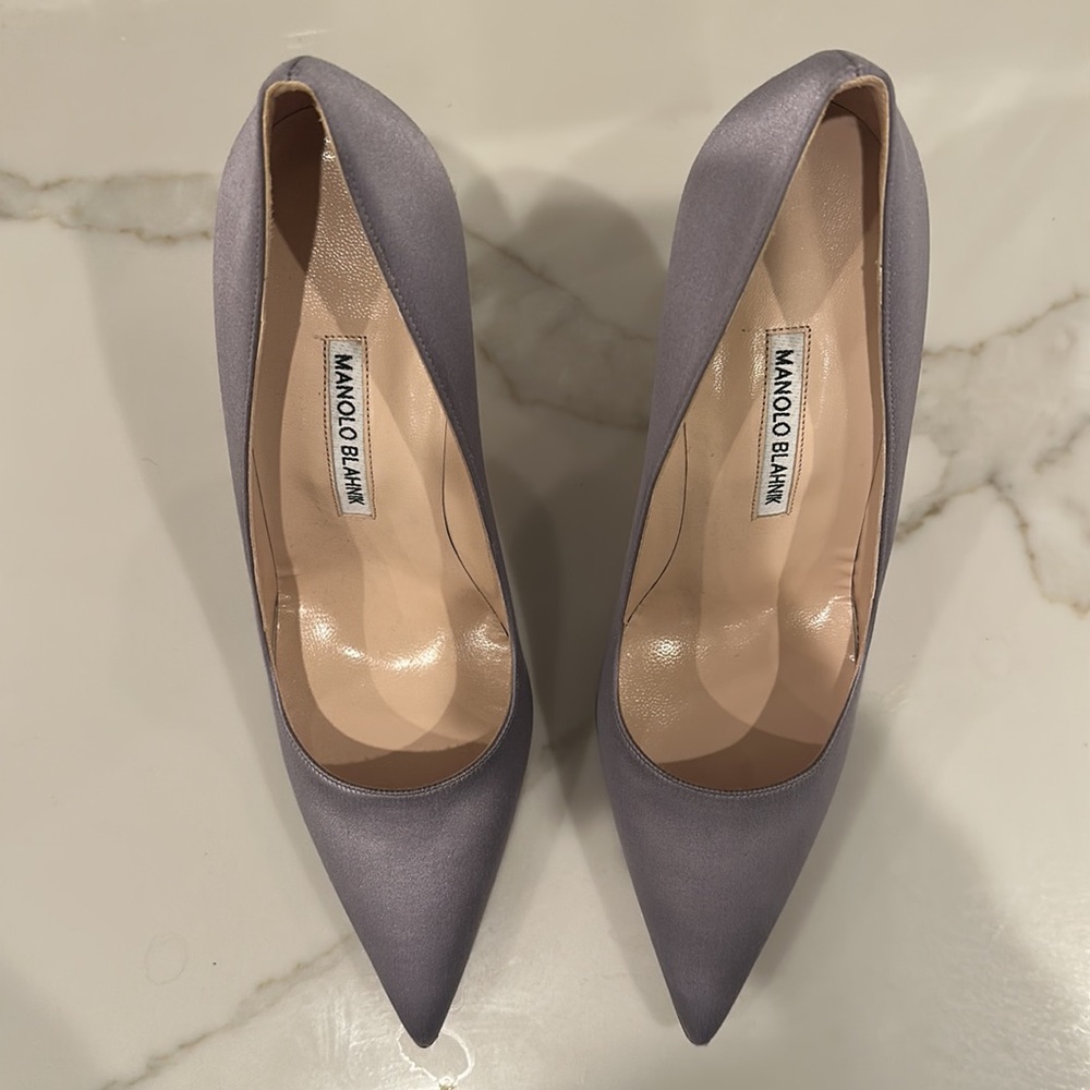 Manolo Blahnik Light Purple BB Satin Heel Pumps - Picture 5 of 5